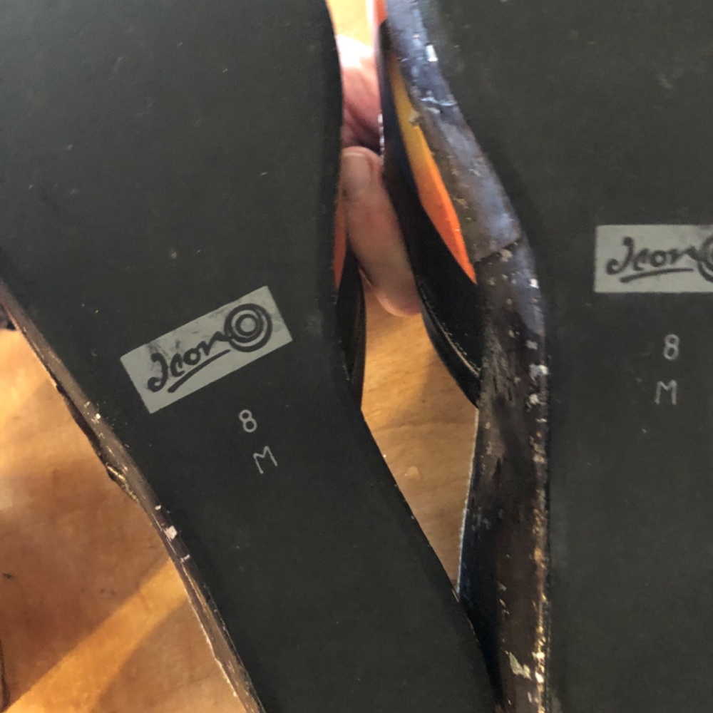 Clogs - Picture 2 of 3